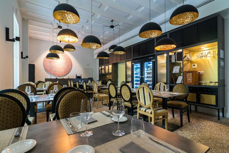 Hotel Icon Roset� By Petit Palace