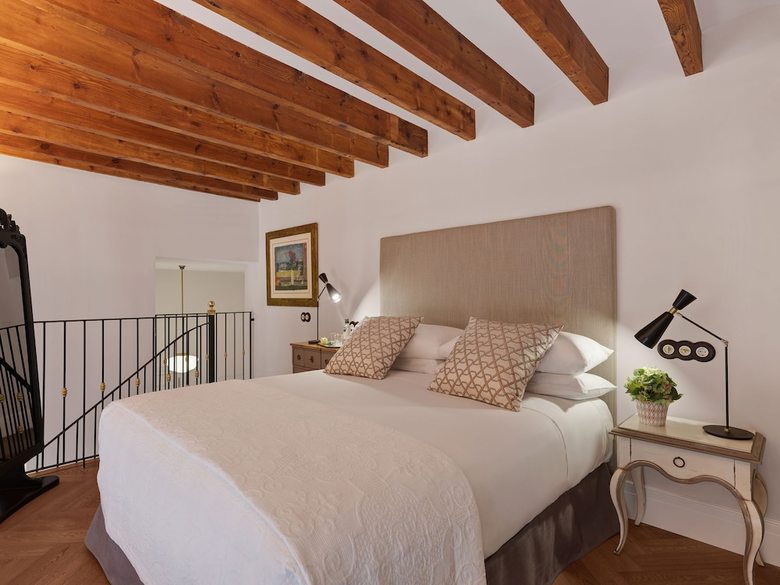 Hotel Gloria De Sant Jaume