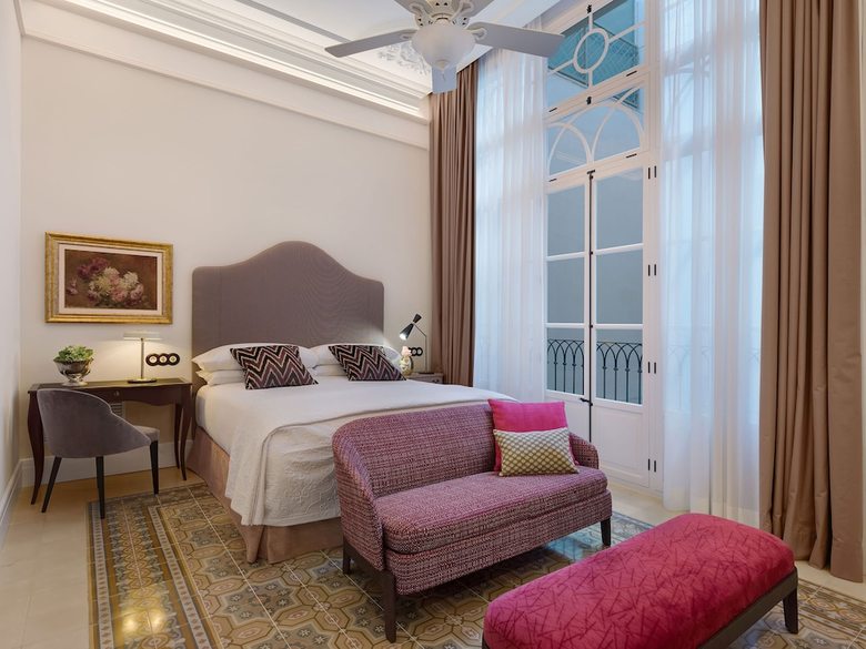 Hotel Gloria De Sant Jaume