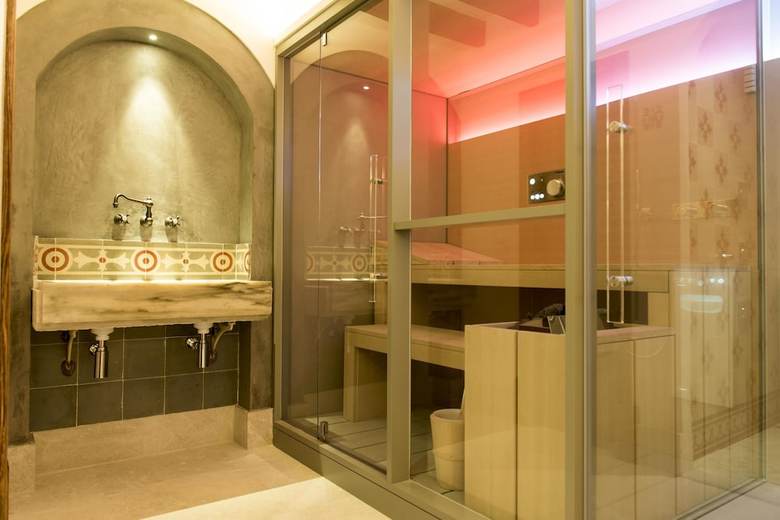 Hotel Gloria De Sant Jaume