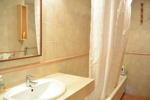 Apart. Green Mar 302