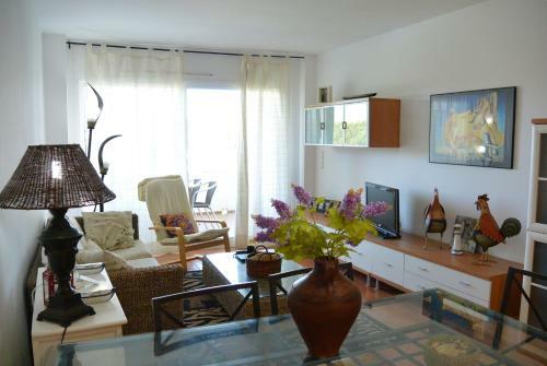 Apart. Green Mar 302