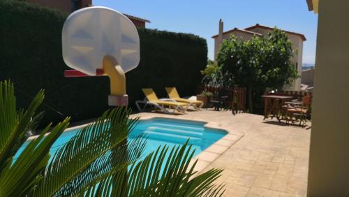 Villa Pals Carles Piscina