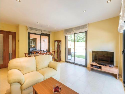 Four-bedroom Holiday Home In Pals