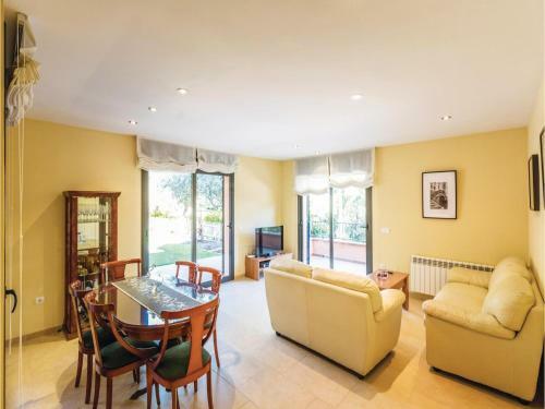 Four-bedroom Holiday Home In Pals