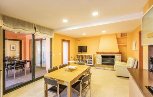 Four-bedroom Holiday Home In Pals