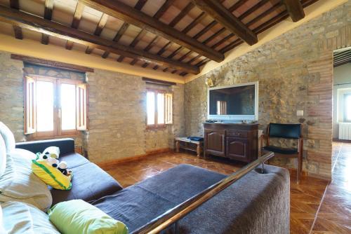 Masia Rural Con Piscina Privada. Suri