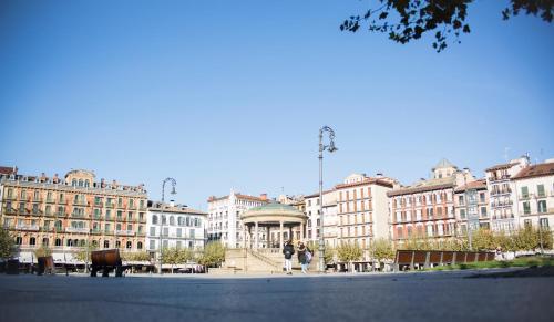Tuapartamento - Plaza Del Castillo 25