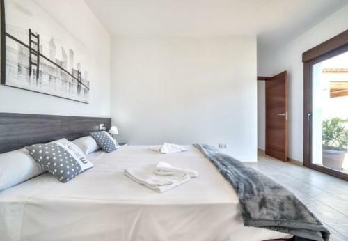 La Fustera Villa Sleeps 8 Pool