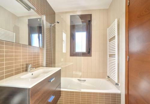 La Fustera Villa Sleeps 8 Pool