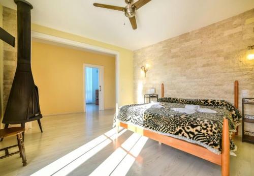 Pedramala Villa Sleeps 14 Pool