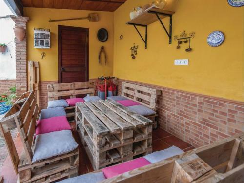 Three-bedroom Holiday Home In Penaflor