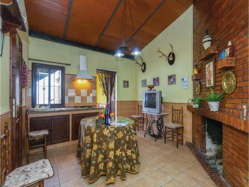 Three-bedroom Holiday Home In Penaflor