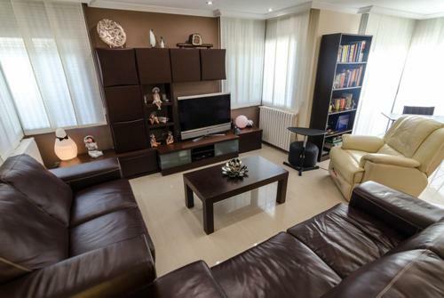 Pineda De Mar Villa Sleeps 6 Pool Air Con Wifi