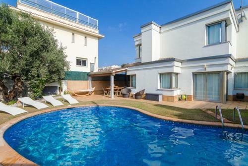 Pineda De Mar Villa Sleeps 6 Pool Air Con Wifi