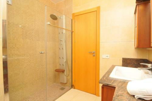 Villa Homeholidaysrentals Navy Blue