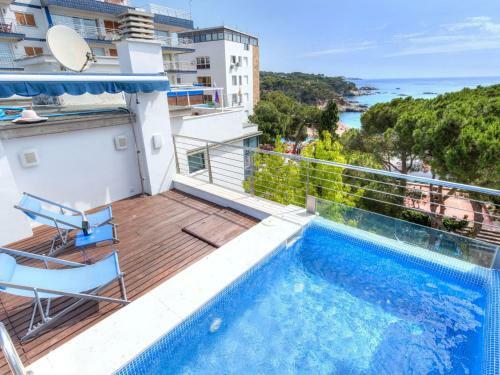 Holiday Home Crystal House