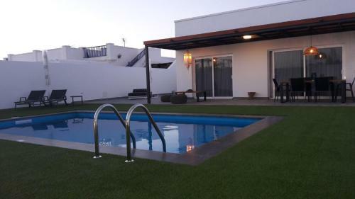 Superior Villa In Lanzarote Mt