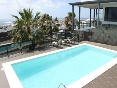 Playa Blanca Villa Sleeps 18 Pool Wifi