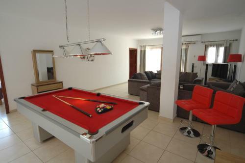 Villa 43 Sea Views, Pool,games,hot Tub, Office With Computer+ Wifi