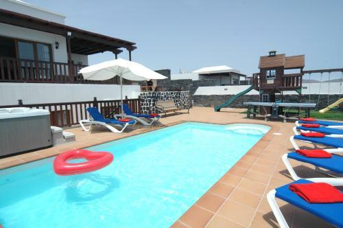 Villa 43 Sea Views, Pool,games,hot Tub, Office With Computer+ Wifi