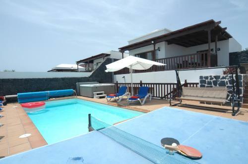Villa 43 Sea Views, Pool,games,hot Tub, Office With Computer+ Wifi