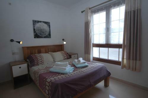 Villa 43 Sea Views, Pool,games,hot Tub, Office With Computer+ Wifi