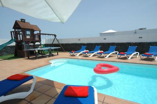 Villa 43 Sea Views, Pool,games,hot Tub, Office With Computer+ Wifi