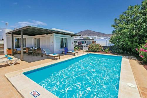 Playa Blanca Villa Sleeps 3 Air Con Wifi