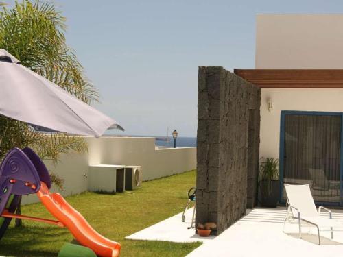 Playa Blanca Villa Sleeps 6 Pool Wifi T691296