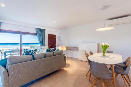 Villa Beachfront House Socias Playa