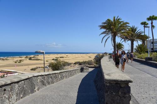 Cozy Bungalow For 6 In Playa Del Ingl�s Gd04