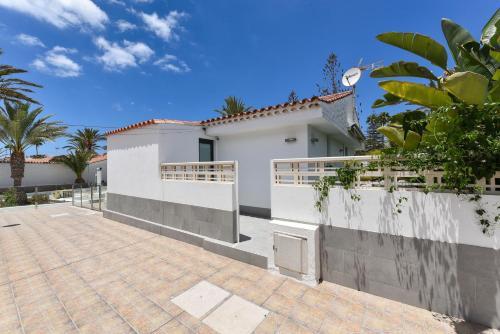 Cozy Bungalow For 6 In Playa Del Ingl�s Gd04