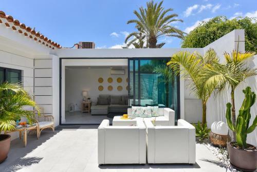 Cozy Bungalow For 6 In Playa Del Ingl�s Gd04