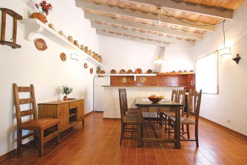 Pollenca Villa Sleeps 4 Wifi