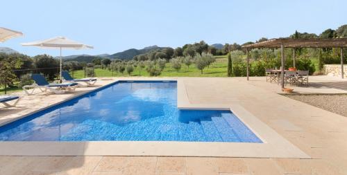 Pollenca Villa Sleeps 9 Pool Air Con Wifi