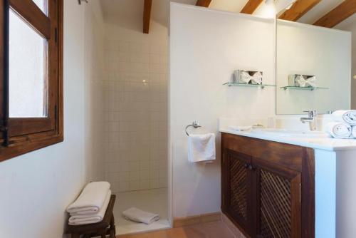 Pollenca Villa Sleeps 9 Pool Air Con Wifi
