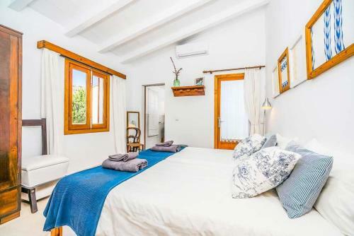 Pollenca Villa Sleeps 3 Pool Air Con Wifi