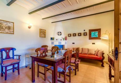 Pollenca Villa Sleeps 6 Pool Wifi T251880