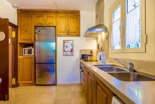 Pollenca Villa Sleeps 6 Pool Wifi T251880