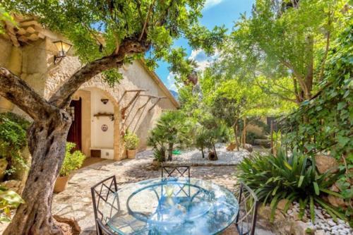 Pollenca Villa Sleeps 6 Pool Wifi T251880