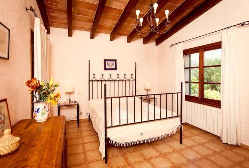 Pollenca Villa Sleeps 6 Pool Air Con Wifi T400541