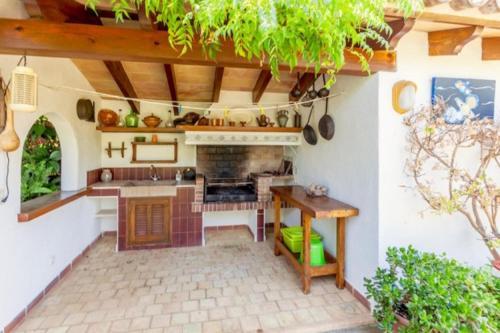 Pollenca Villa Sleeps 4 Pool Air Con Wifi T251860
