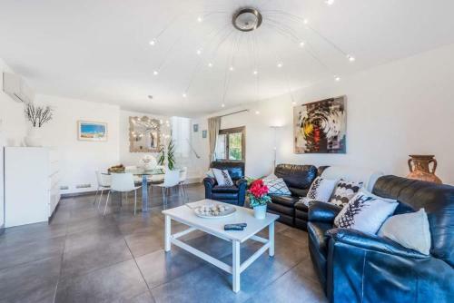 Sant Vicent De Sa Cala Villa Sleeps 8 Pool Air Con