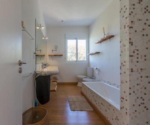 Port De Sant Miquel Villa Sleeps 10 Pool Air Con