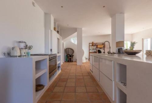 Port De Sant Miquel Villa Sleeps 10 Pool Air Con