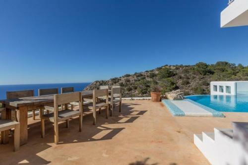 Port De Sant Miquel Villa Sleeps 10 Pool Air Con