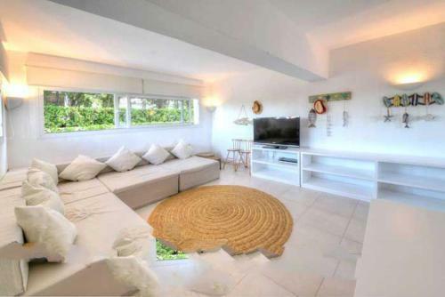 Portocolom Villa Sleeps 10 Air Con Wifi