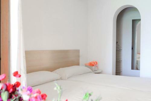 Portocolom Villa Sleeps 6 Air Con