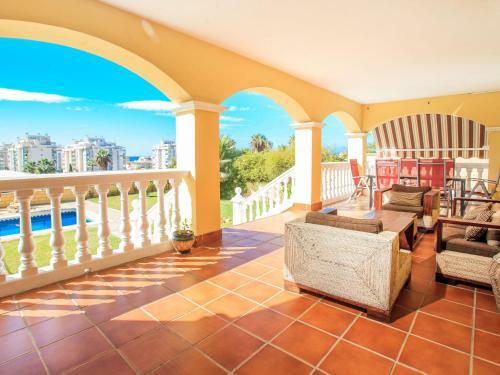 Holiday Home Tulip�n 4